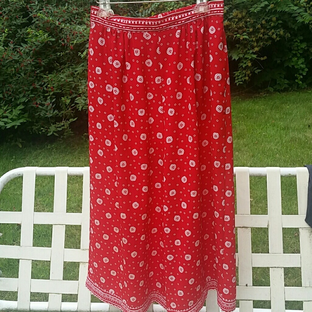 Country Suburban Red Geometric PA ts Sz 12